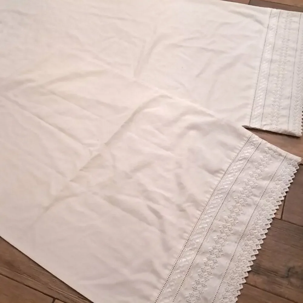 Vintage Cannon King Set 2 pillowcases Tres Grand Lace trim ivory off white cream